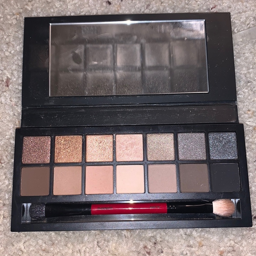 Smashbox full exposure eyeshadow palette for sale.